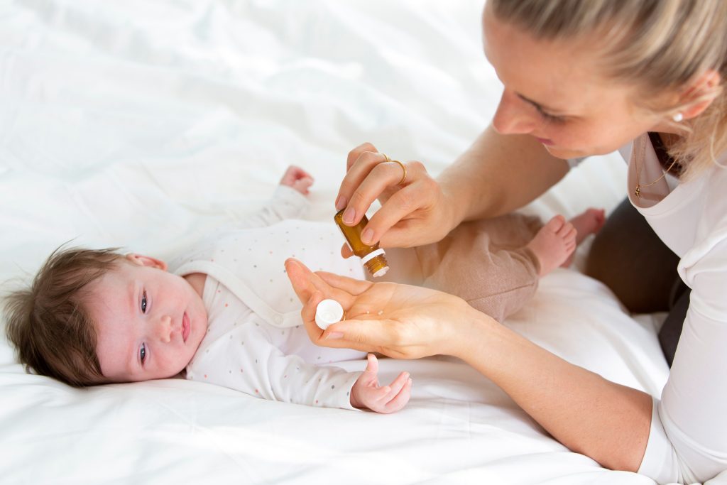 Anwendung der Homöopathie bei Kindern & Säuglingen- © AdobeStock_204527467